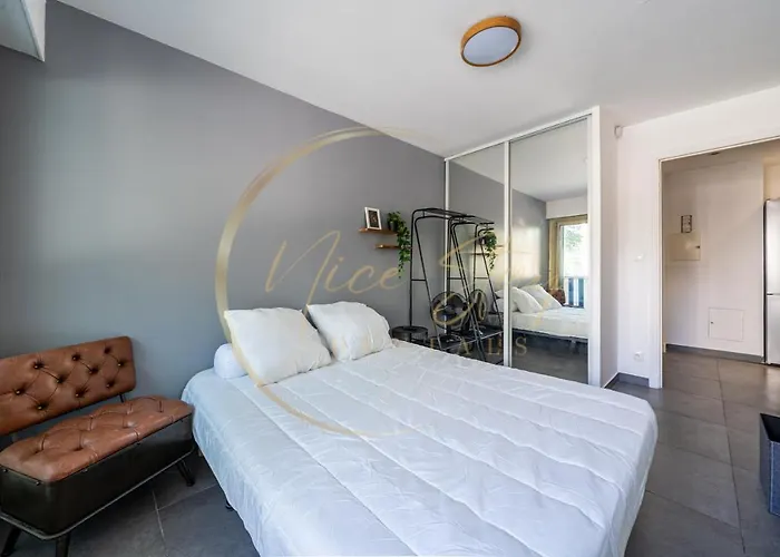 Appartement Charmant 3 Pieces Au Coeur De Nice